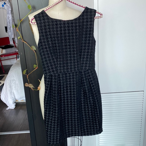 American Apparel Houndstooth Jacquard Dress - Picture 3 of 5